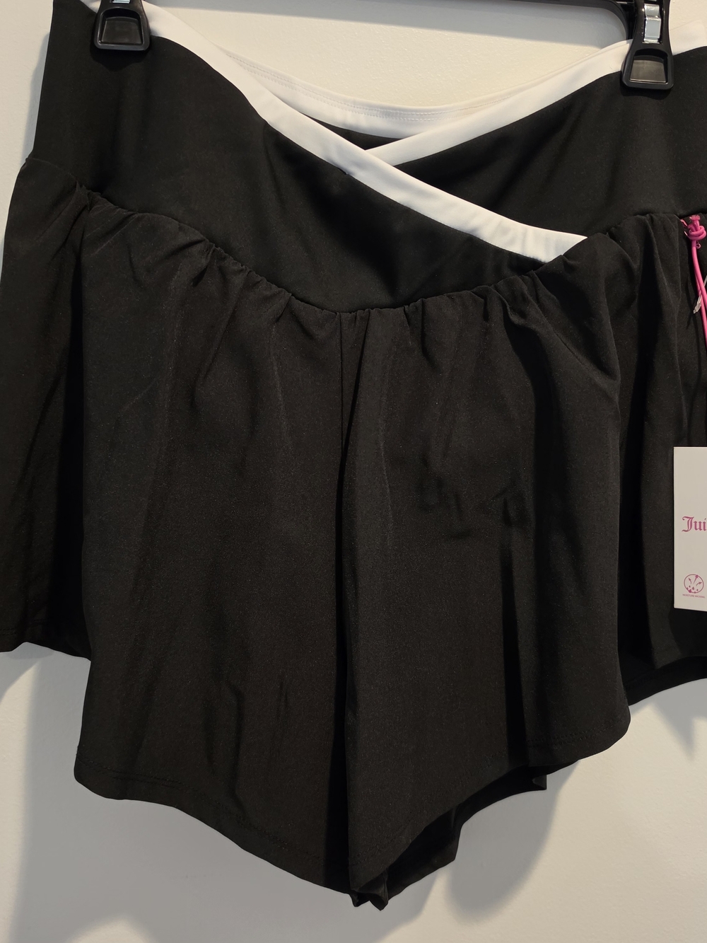 NWT Juicy Couture Sport Black and White Cross-Waist Athletic Skort Size Large